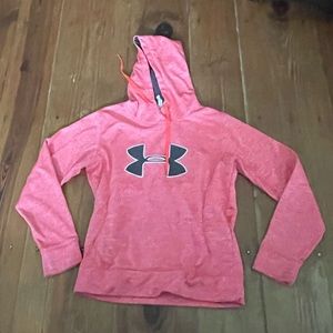 Under Armour size M sweatshirt